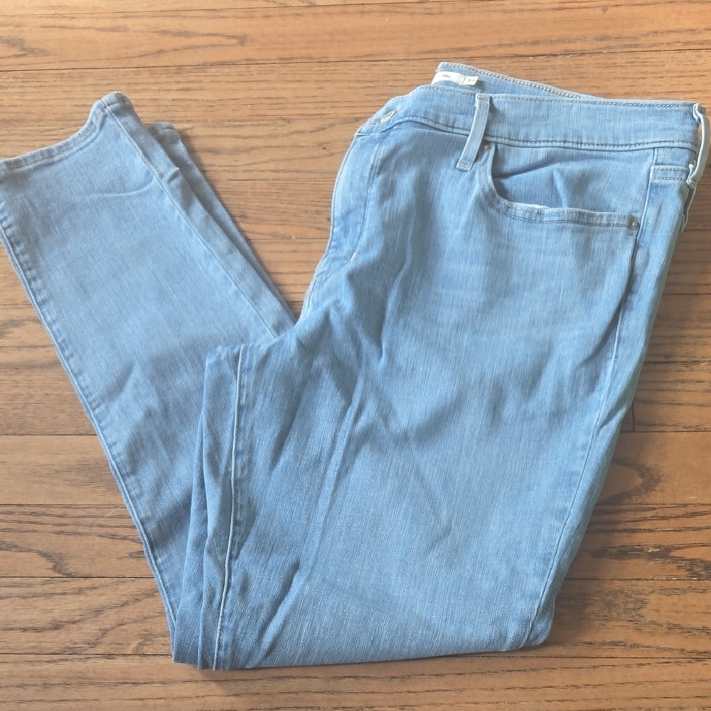 Levi's Women's Light Blue Skinny Jeans